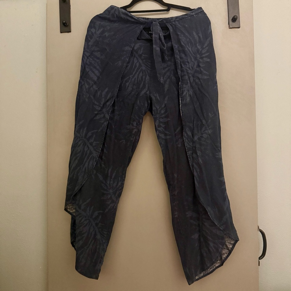 CLOSET CLOSING Patagonia Garden Island Navy Tropical Print Hemp Blend Pants